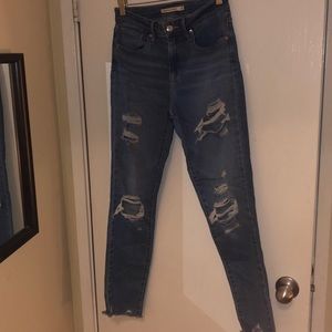 Levi’s high rise skinny medium wash, size 27